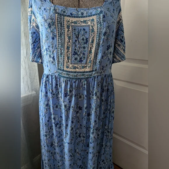 Floral Dress - Picture 3 of 4